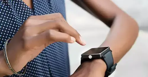 Cómo limpiar una pulsera de actividad o un smartwatch sin dañarlo