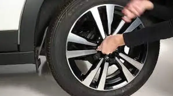 Las ruedas que no se pinchan las trae este nissan híbrido