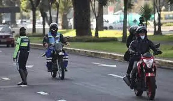 AMT realiza operativos de control a motociclistas en Quito