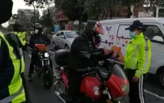 Los puntos clave de la normativa de la ANT que prohíbe más de un pasajero en motocicletas en Ecuador
