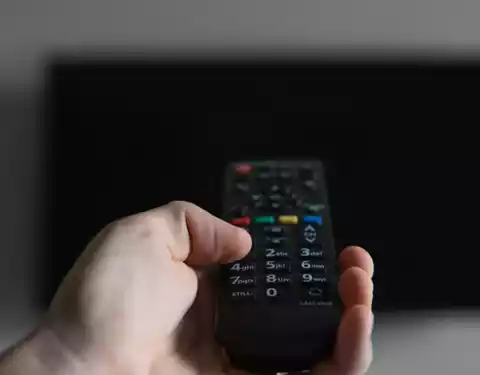 ¿Por qué mi Smart TV se apaga sola?