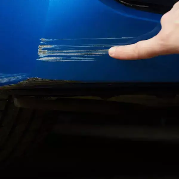 ¿Cómo quitar las rayaduras de su carro?